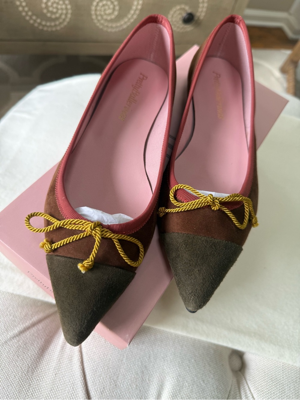 NWT Sz 7 Pretty Ballerinas Olive & Brown Pointed Suede Flats w/ Pink Lining $269